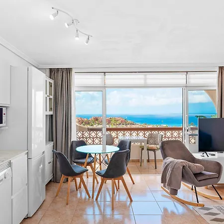 Apartament Cozy With Ocean View - Complete Renovation June 2024